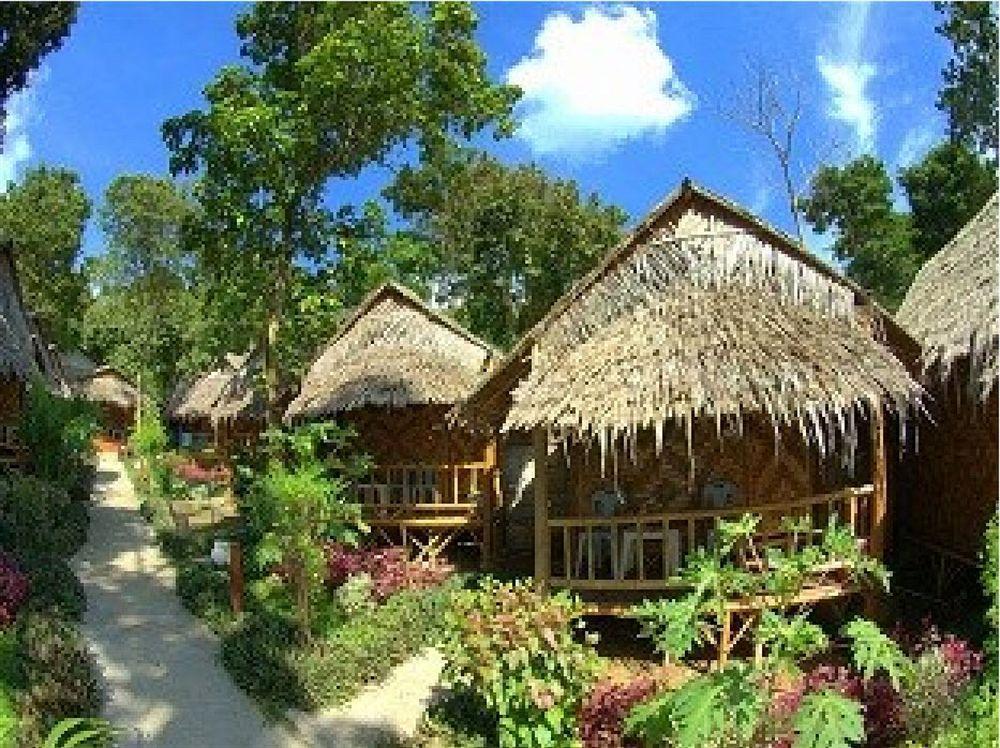 Phutawan Bamboo Bungalow Hotel Phi Phi Don Exterior photo